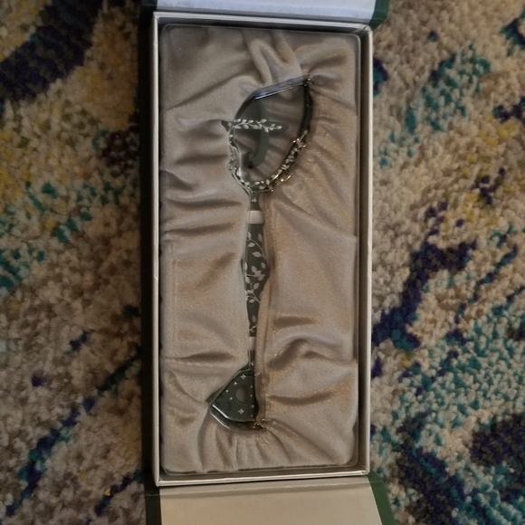 Disney Visa Collectible Key - Picture 2 of 2